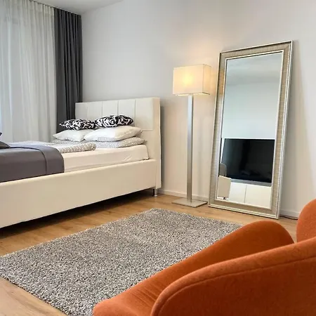 公寓 Spacious Near Train Station 卢布尔雅那