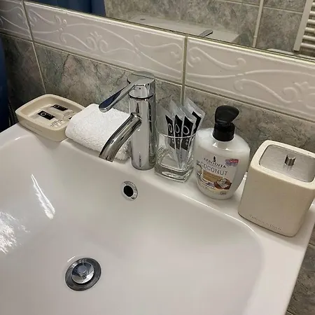Spacious Near Train Station Appartement