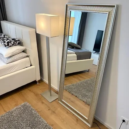 Spacious Near Train Station