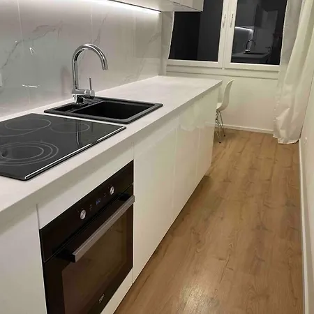 Spacious Near Train Station Appartement *